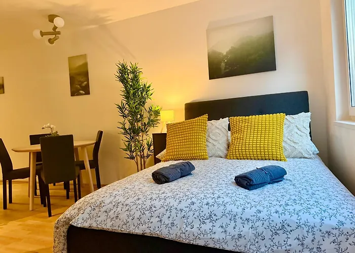 Central Modern Studio Apartment
